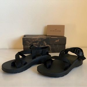 Black Chaco sandal shoes worn twice in perfect condition with box